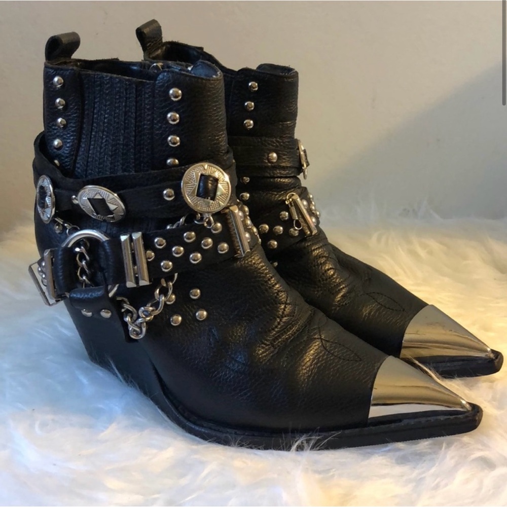 ISO! Jeffrey Campbell Hawthorne Boots